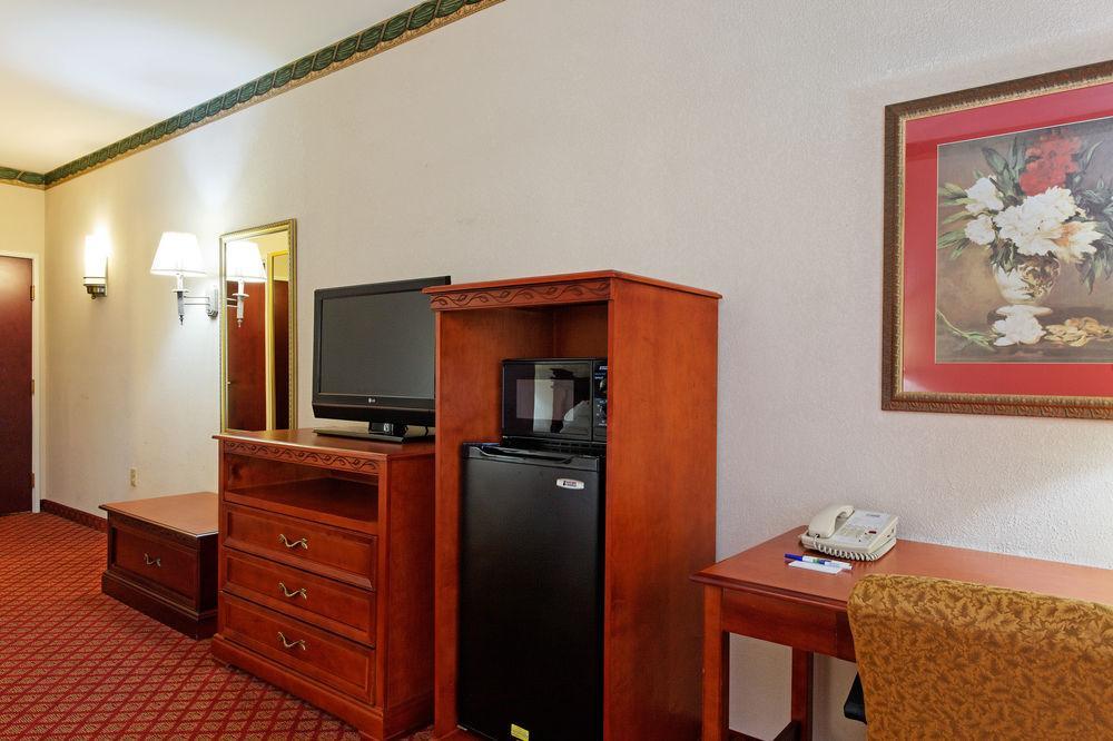Holiday Inn Express & Suites Tupelo, An Ihg Hotel Buitenkant foto