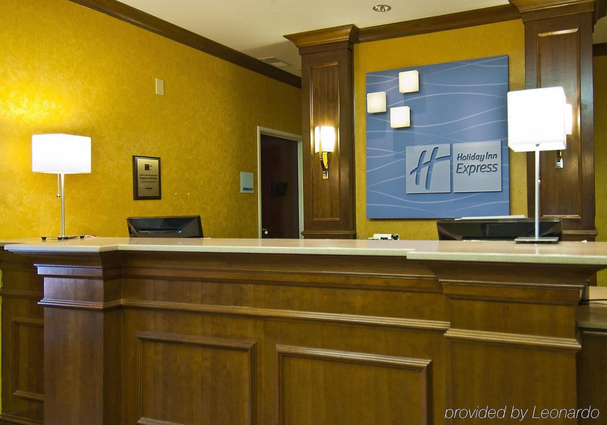 Holiday Inn Express & Suites Tupelo, An Ihg Hotel Interieur foto
